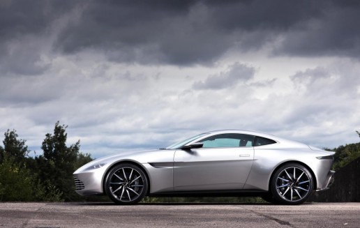 Aston-Martin DB10