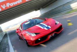 2014-Ferrari-458-Speciale-front-three-quater-in-motion-06
