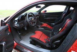 2014-Ferrari-458-Speciale-interior-02