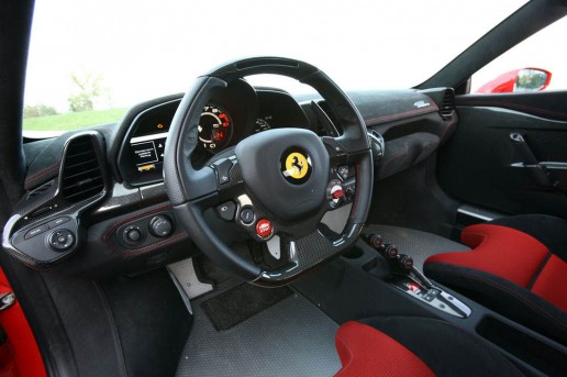 2014-Ferrari-458-Speciale-steering-wheel