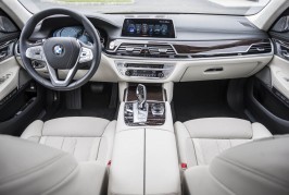2016-BMW-7-Series-6