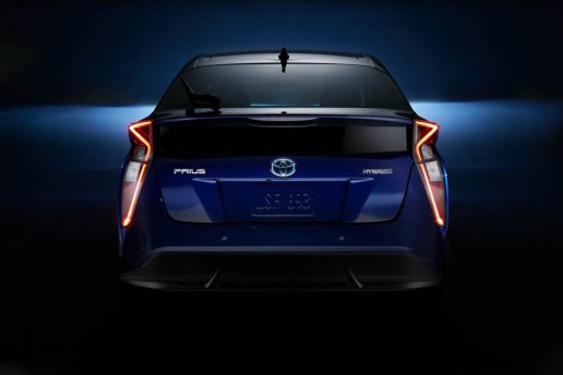 2016-toyota-prius-1