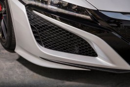 2017-Acura-NSX-front-grille