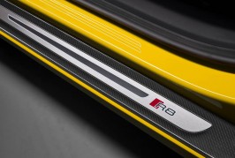 2017-Audi-R8-Spyder-32