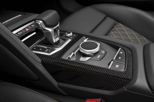2017-Audi-R8-Spyder-38