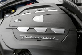 2017-Maserati-Levante-engine