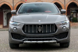 2017-Maserati-Levante-front-end-03