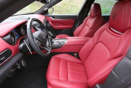 2017-Maserati-Levante-front-interior