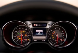 2017-Mercedes-Benz-SL450-135
