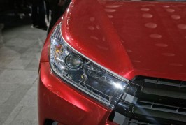 2017-Toyota-Highlander-headlamp