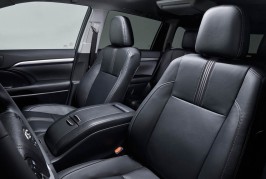 2017-Toyota-Highlander-interior