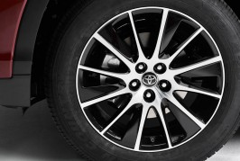 2017-Toyota-Highlander-wheel