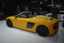 2017-audi-r8-spyder-08