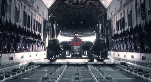 Capture-mclaren-honda-plane-drop-spot