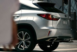 Lexus-RX-350-silver-lining-metallic-04