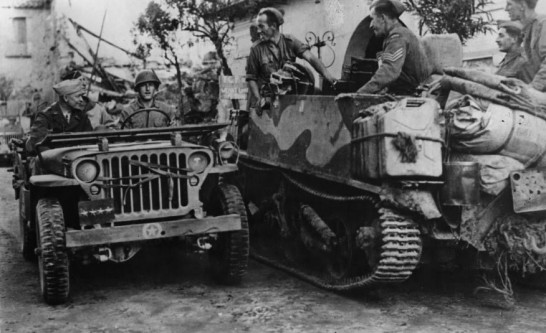 1944-Eisenhower-at-the-Italian-front-in-Jeep-876x535