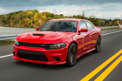 2015-Dodge-Charger-SRT-Hellcat-front-three-quarter-view-in-motion-321