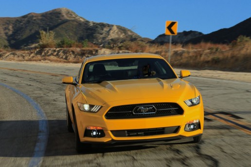 2015-Ford-Mustang-GT-front-end-in-motion-071