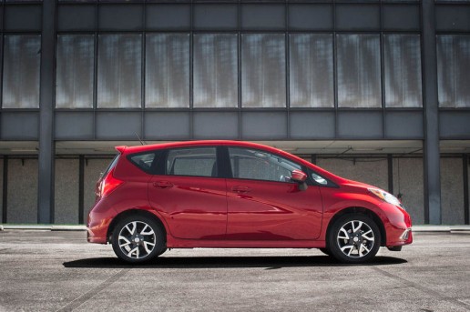 2015-Nissan-Versa-Note-SR-side-profile