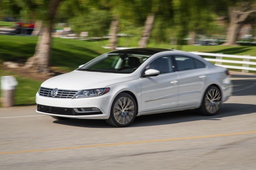 2015-Volkswagen-CC-36-4Motion-front-three-quarter-in-motion-031