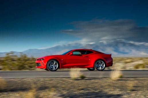 2016-Chevrolet-Camaro-RS-20L-Turbo-coupe-side-in-motion