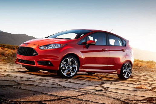 2016-Ford-Fiesta-ST-front-three-quarters-02