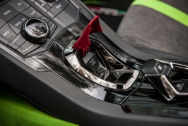 2016-Lamborghini-Huracan-Spyder-center-console-switches-02