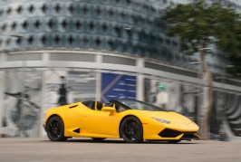 2016-Lamborghini-Huracan-Spyder-front-three-quarter-09-1