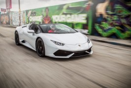 2016-Lamborghini-Huracan-Spyder-front-three-quarter-in-motion-27