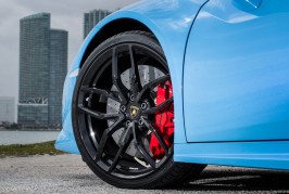 2016-Lamborghini-Huracan-Spyder-front-wheels