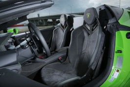 2016-Lamborghini-Huracan-Spyder-interior-seats