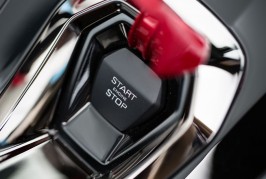 2016-Lamborghini-Huracan-Spyder-push-start-02