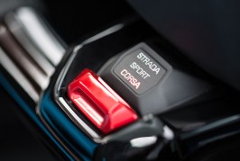 2016-Lamborghini-Huracan-Spyder-push-start-switch