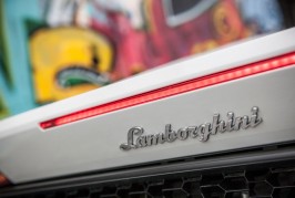 2016-Lamborghini-Huracan-Spyder-rear-badge