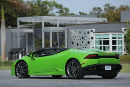2016-Lamborghini-Huracan-Spyder-rear-three-quarter