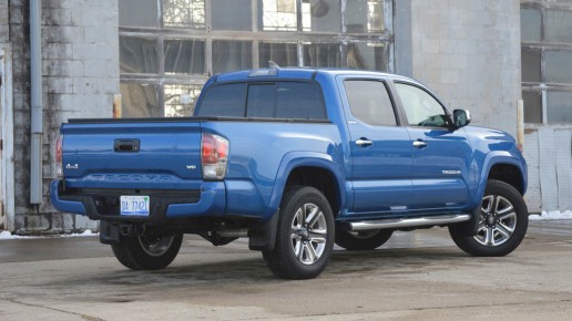 2016-toyota-tacoma 02