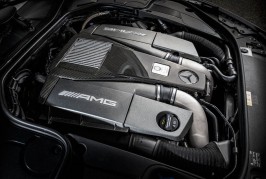 2017-Mercedes-AMG-S63-4Matic-engine