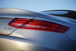 2017-Mercedes-AMG-S63-4Matic-taillight