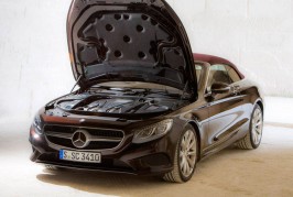 2017-Mercedes-Benz-S550-Cabriolet-engine-view