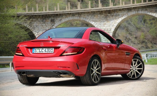 2017 Mercedes-AMG SLC43