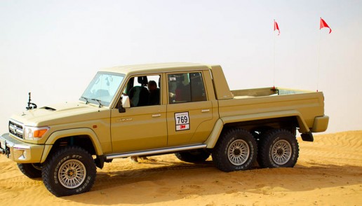 6x6 Toyota Land Cruiser Pickup 01