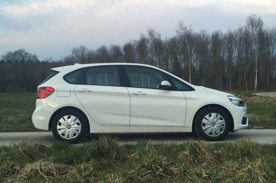 BMW-218d-xDrive-Active-Tourer-side-profile