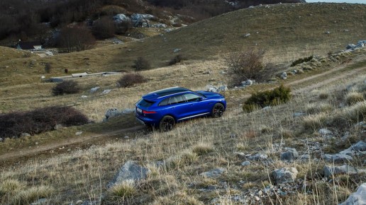 Jaguar F-Pace 2016