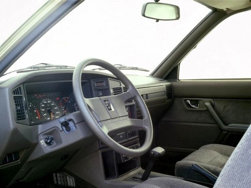 PEUGEOT 505 interior