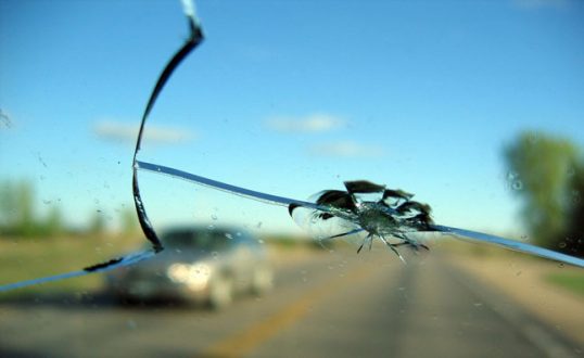 cracked-windshield