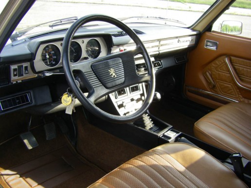 Peugeot 504 dashboard