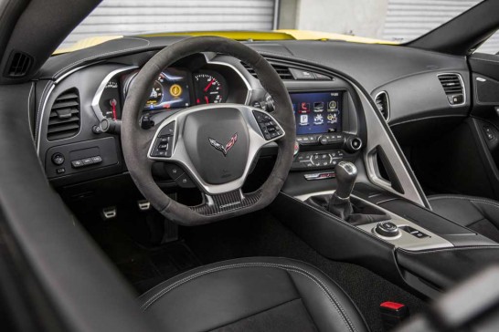 2016-Chevrolet-Corvette-05