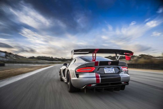 2016-Dodge-Viper-ACR-rear-e