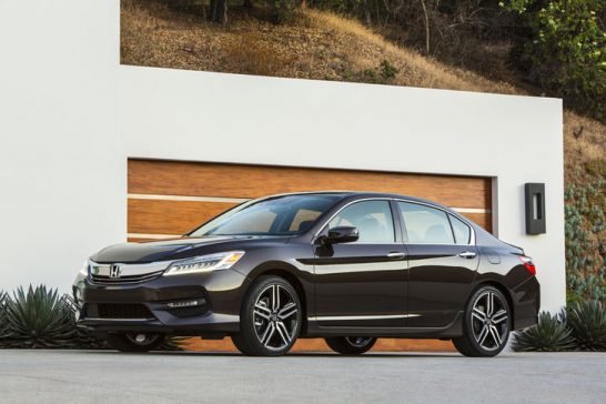 2016-Honda-Accord-Touring-front-three-quarters-04