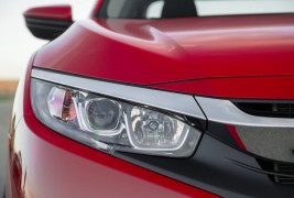 2016-Honda-Civic-LX-front-headlight